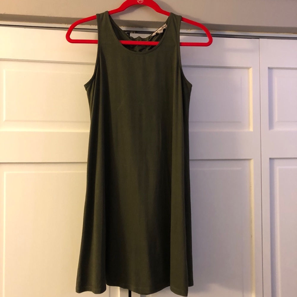 Simple Green Flowing Dress